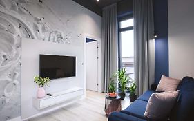 Luxo Apartments 14